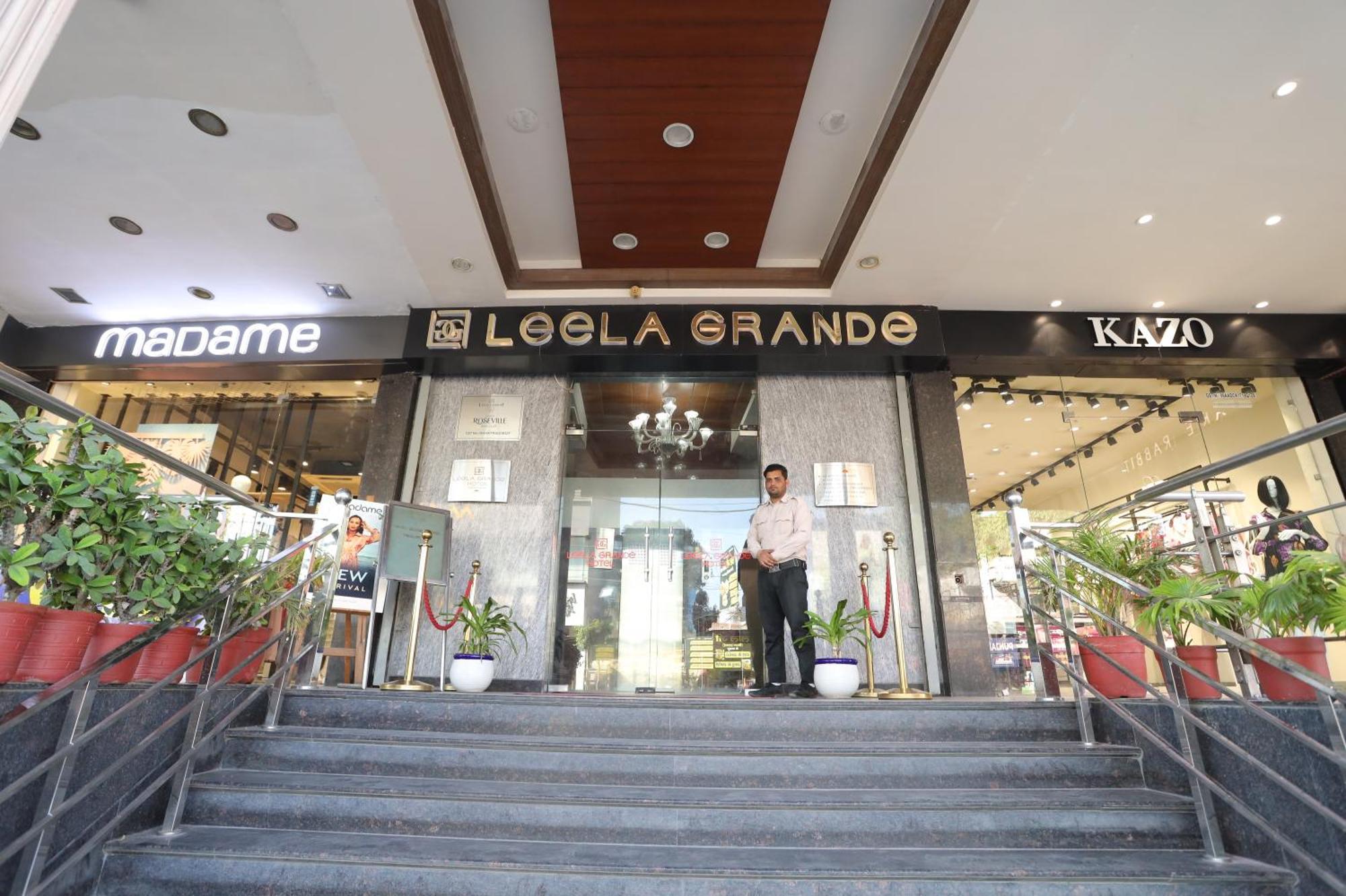 Hotel Leela Grande Karnāl Exteriör bild